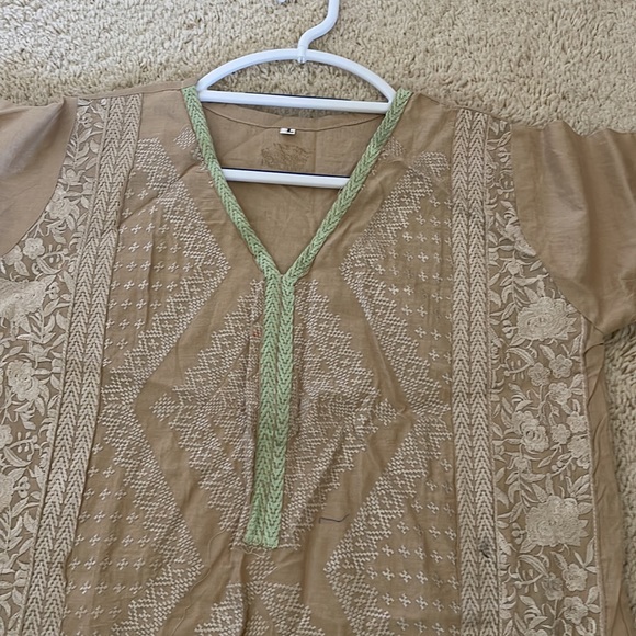 NWOT Beautiful tan lawn / cotton shirt with embroidery on front. kurta kameez - Picture 2 of 7